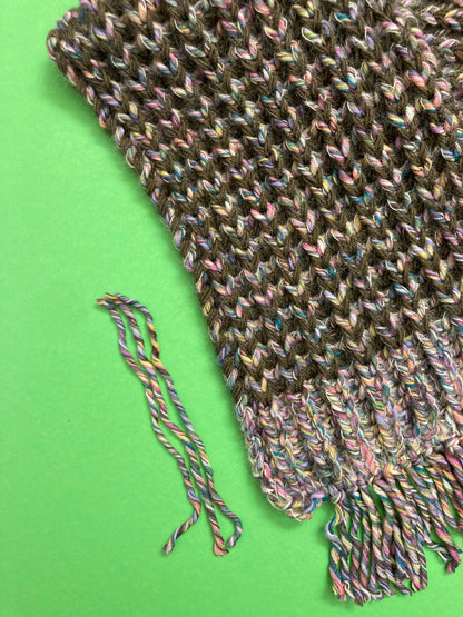 Brioche-Schal mit Fransen – Patentmuster