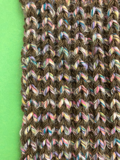 Brioche-Schal mit Fransen – Patentmuster