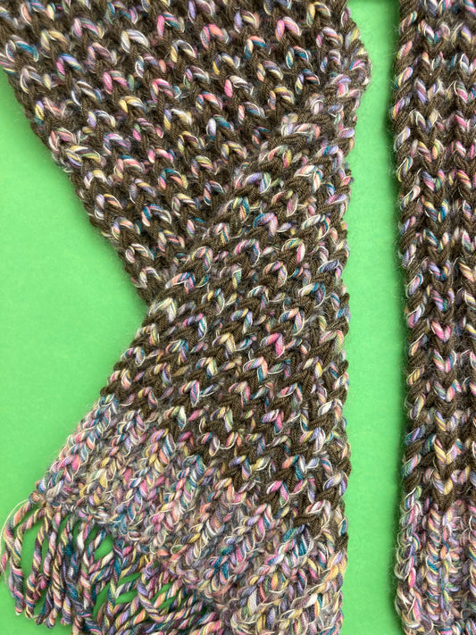 Brioche-Schal mit Fransen – Patentmuster