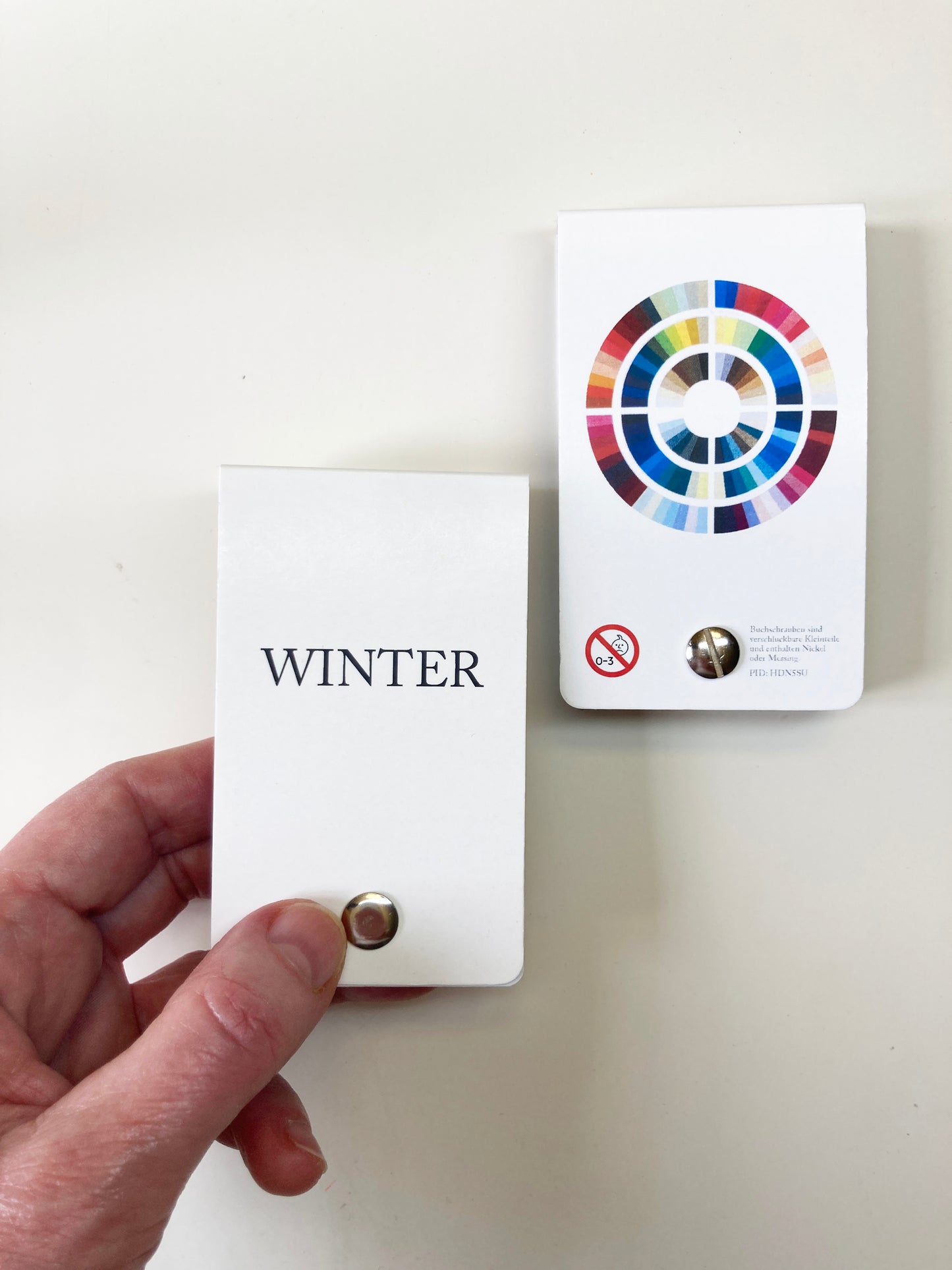 Winter Colour Fan – Cool, Bright Palette (40 Shades)